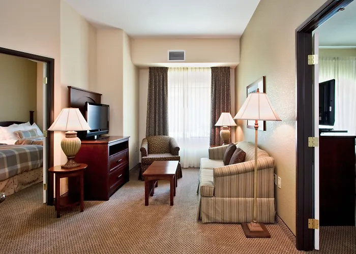 Staybridge Phoenix Sports Dist By Ihg 3*