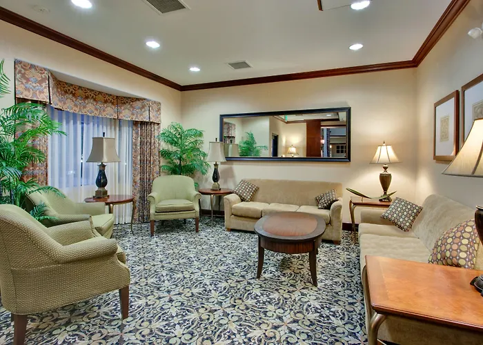 Staybridge Phoenix Sports Dist By Ihg 3*