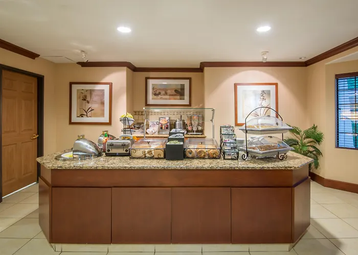 Staybridge Phoenix Sports Dist By Ihg 3*