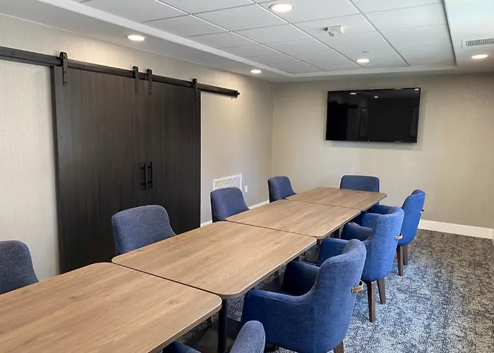 Hotel Staybridge Phoenix Sports Dist By Ihg 3*