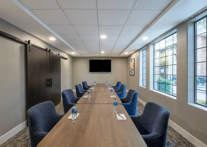 Staybridge Phoenix Sports Dist By Ihg 3* Glendale