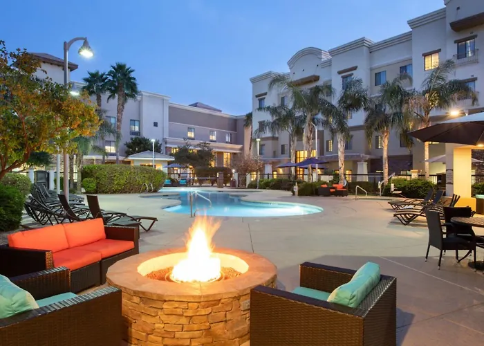 Staybridge Phoenix Sports Dist By Ihg