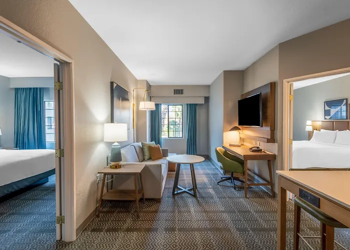 Staybridge Phoenix Sports Dist By Ihg