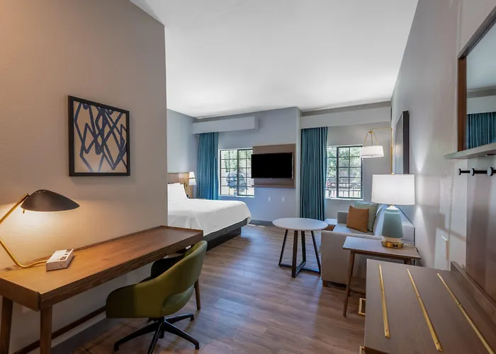 Staybridge Phoenix Sports Dist By Ihg
